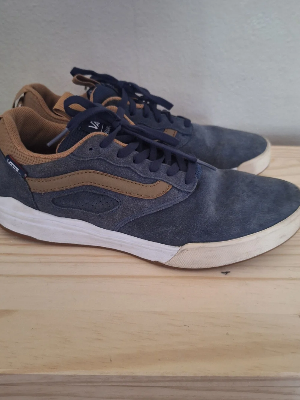 Vans Ultrarange Pro Dress Blue and Medal Bronze Suede Skate Mens Shoes Size 9